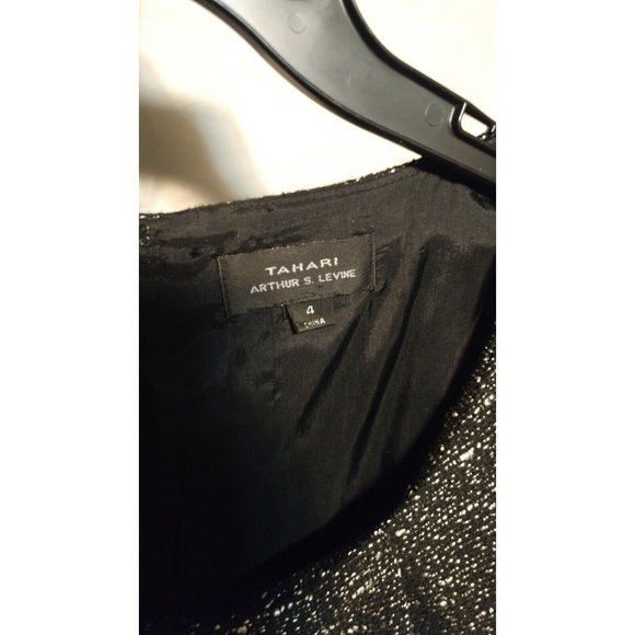 Tahari dress size 4 black white boucle short sleeve sheath dress - Picture 3 of 4